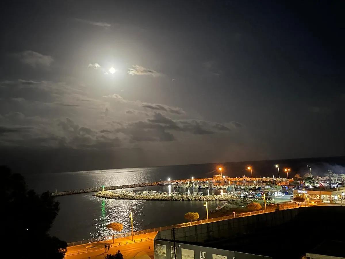 Seascape 501 Apartment Larnaca